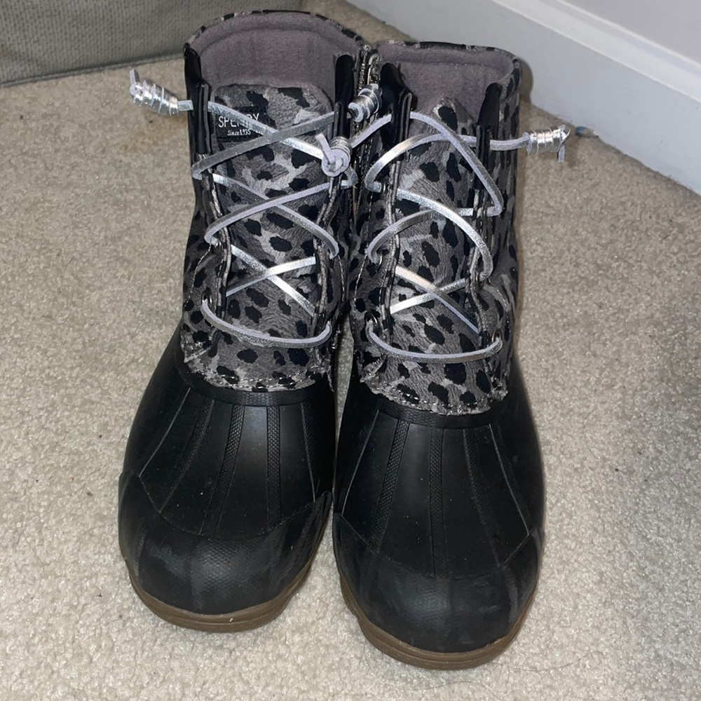 SPERRY Women's Black / Grey Cheetah Waterproof Duck Boots 7